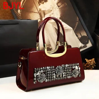 

Luxury Fashion Leather Women Handbags New Middle-aged Mother Bag Patent Leather Female Diamond Wild Shoulder Wedding Bags Zipper