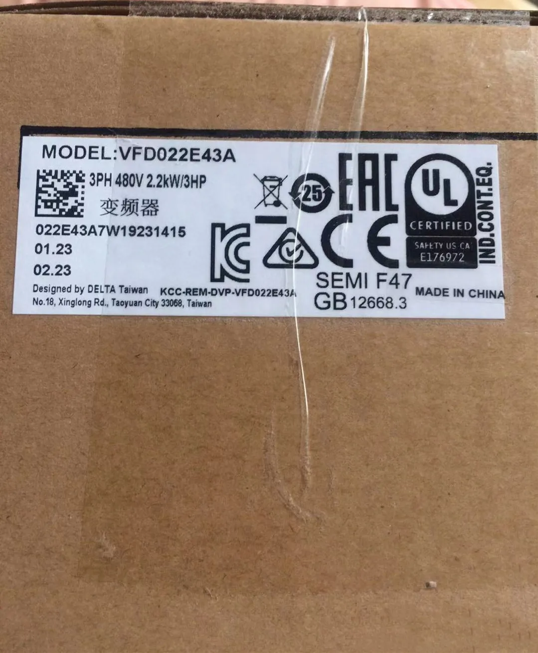 

Инвертор VFD-E серии VFD022E43A 2.2KW