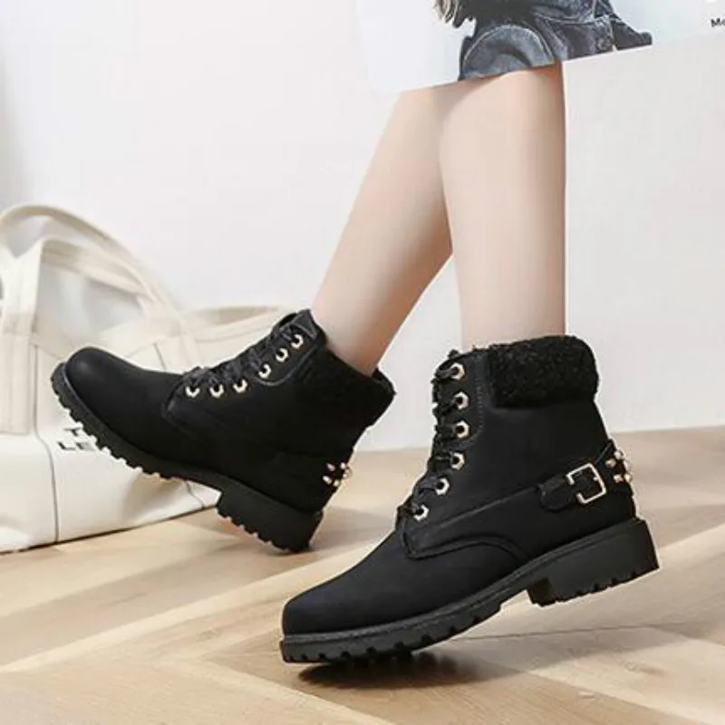 

2019 Winter women's cotton shoes plus velvet fashion rivet female warm snow boots large size 42 43 short plush Bottes femmes