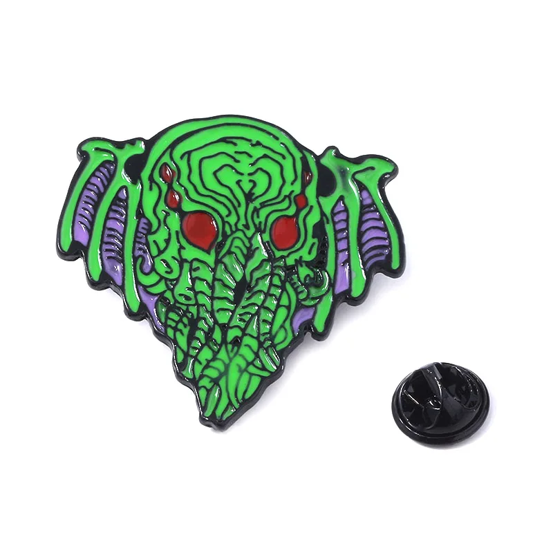 10Pcs Lovecraft Cthulhu Mythos Badge Brooch Necronomicon The Call Of Cthulhu Lapel Through The Gates Of The Silver Key Men Pin G - Окраска металла: Светло-желтый, золотистый цвет