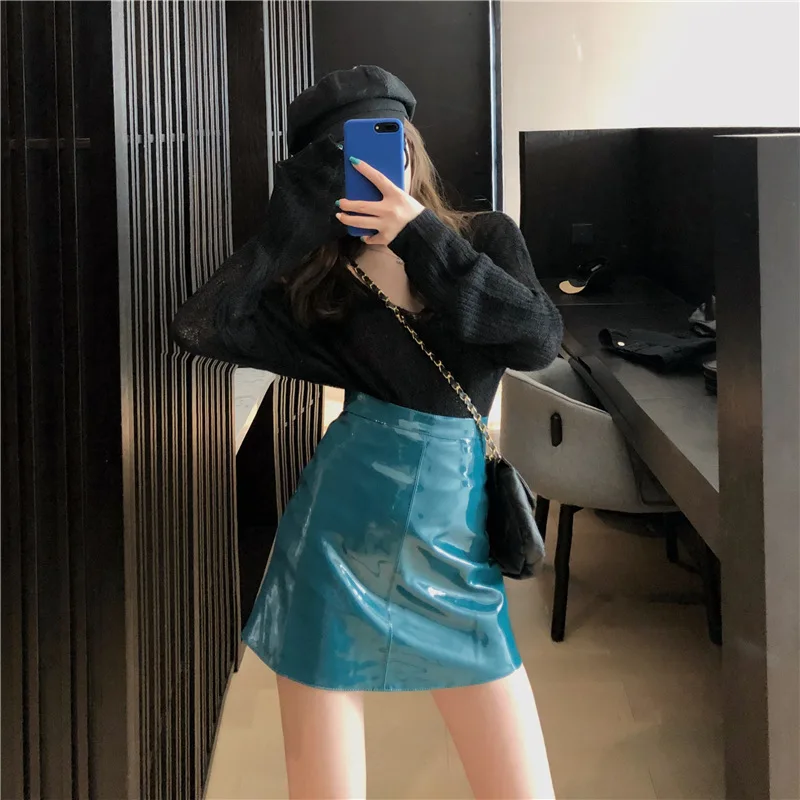 

Photo Shoot 2019 Autumn V-neck Loose-Fit Laziness Sweater + High-waisted A- line Bright Surface PU Leather Skirt Half-length Sho