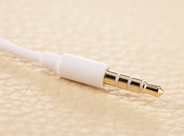 S5830-Earplug-Wire-controlled-Flat-Ear-3-55mm-Phone-MIC-Earphone-Sports-Headsets-For-Samsung-Galaxy (1)