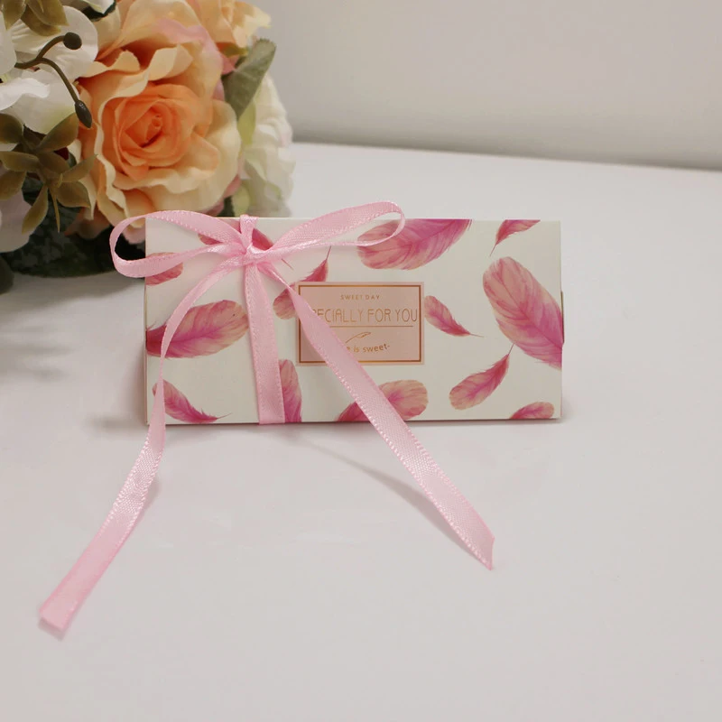 

50pcs Printed Wedding Favour Sweet Cake Candy Gift Box Triangle Box Party