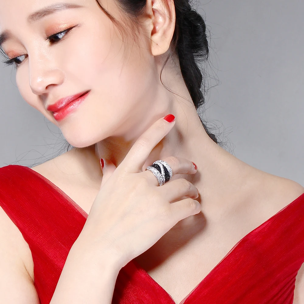 Black and white ring (12)