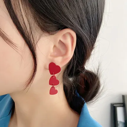 Chinese New Year Gifts Fashion Red Love Heart Clip Earrings Women Cute Simple Three Red Heart Clip on Earrings Without Piercing
