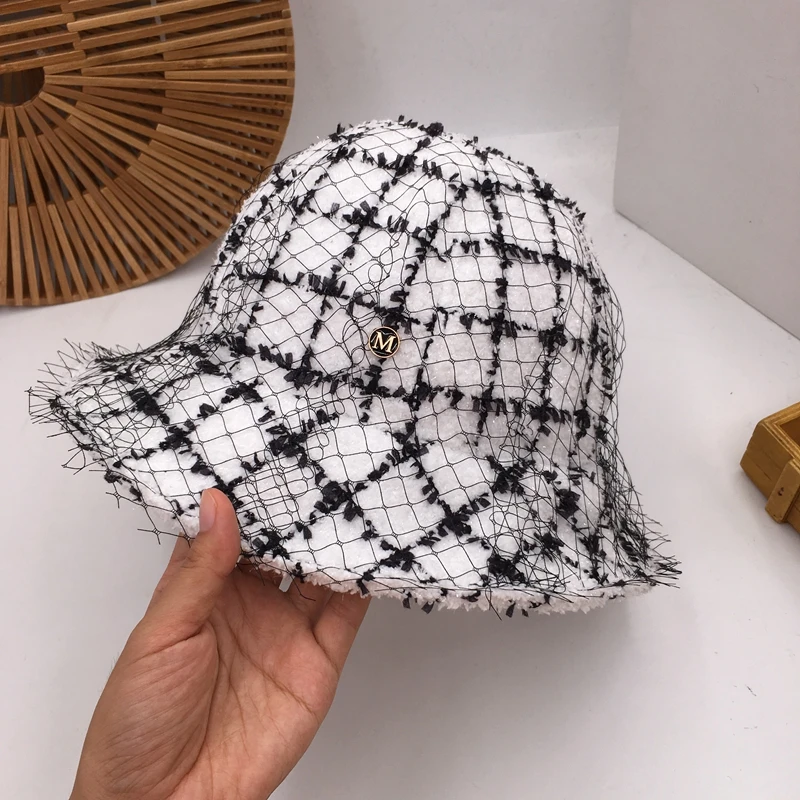 

Han edition black and white case women knitting fisherman gauze elegant temperament basin folding to winter bucket hats