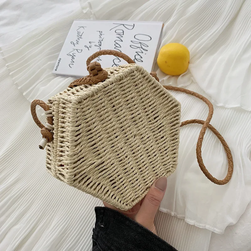 

Straw small bag female 2019 new girl messenger bag wild woven hexagonal bucket bag beach bag personalized bag