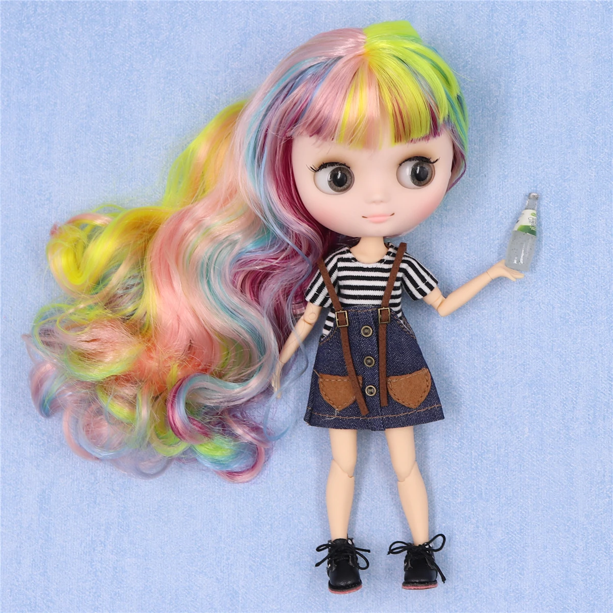 Middie Blythe Doll with Multi-Color Hair, Tilting-Head & Custom Jointed Body 4