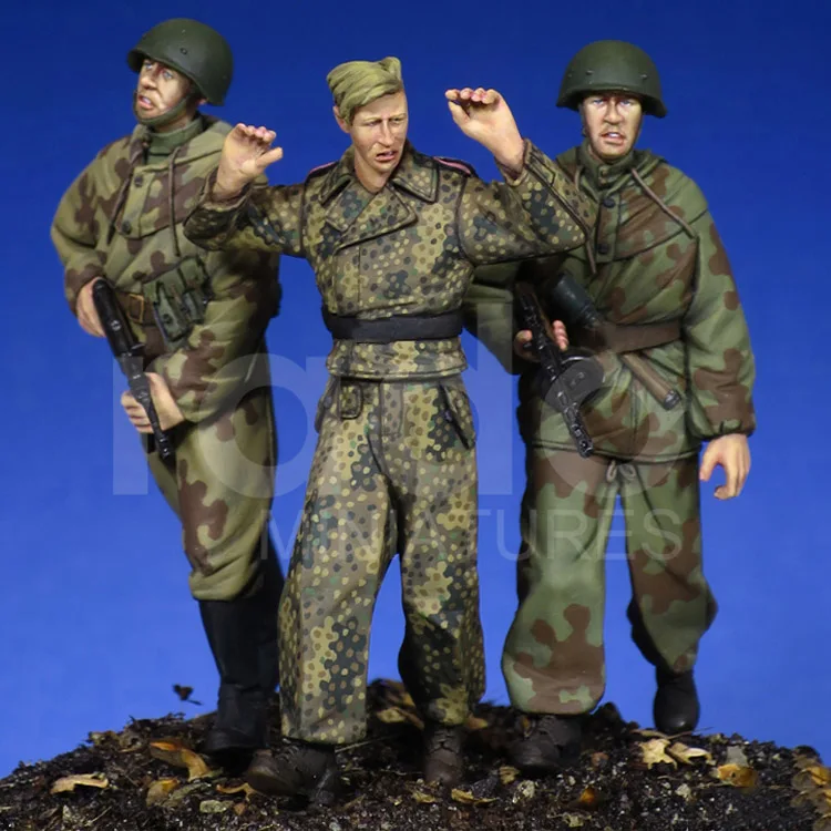 Модель 1/35 из смолы Строительный набор фигурка солдаты захватывают противника |