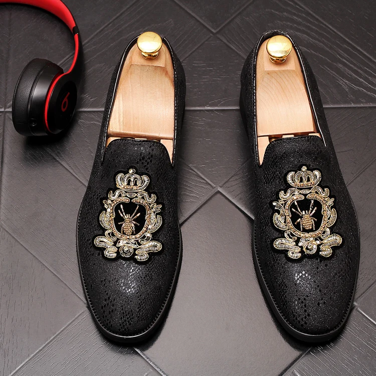 

Men's business casual shoes pointed sets of feet shoes personalized embroidery men's shoes increased LOW lazy shoes