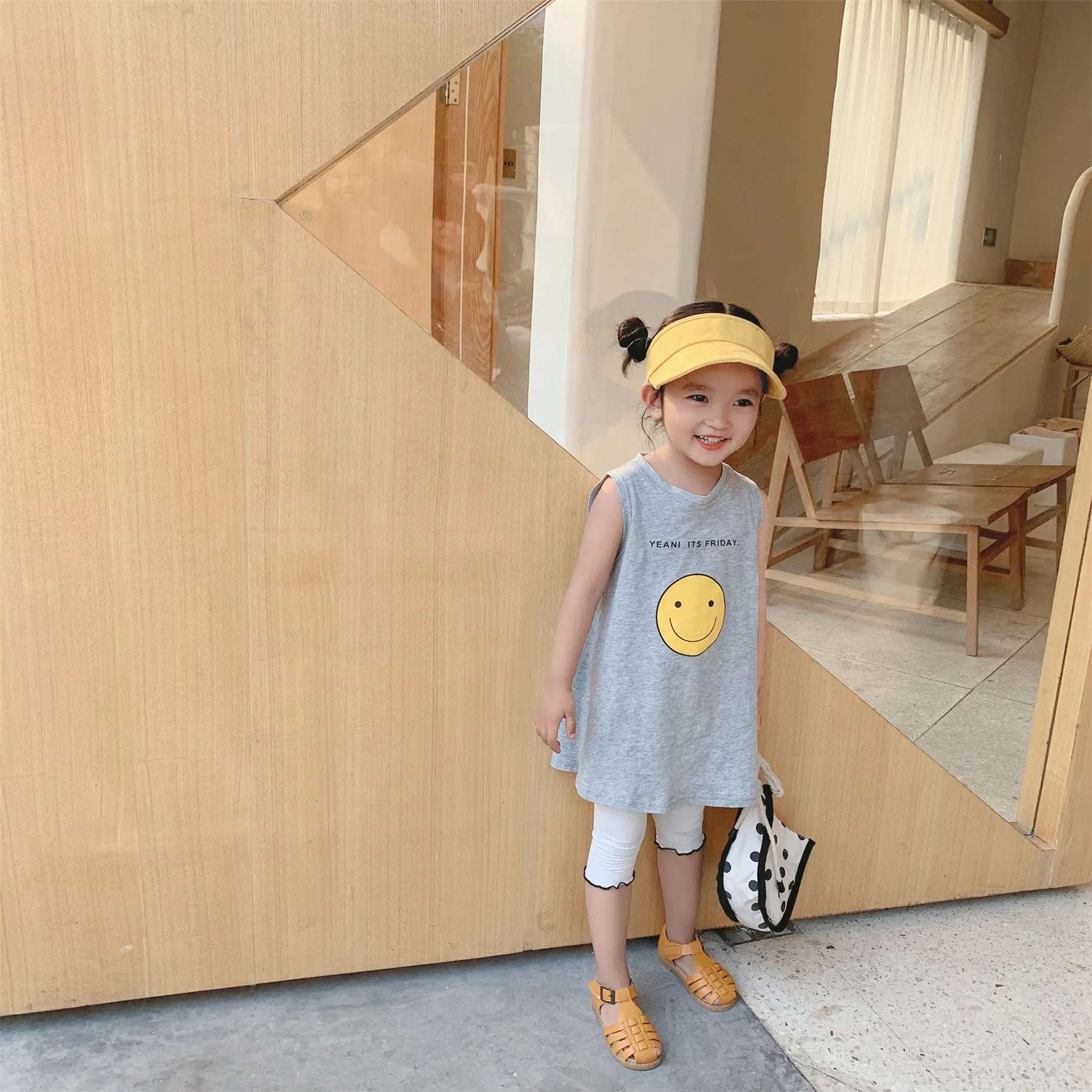 Новые стильные леггинсы для девочек, летние тонкие штаны-капри в западном стиле с кружевом контрастных цветов для маленьких девочек