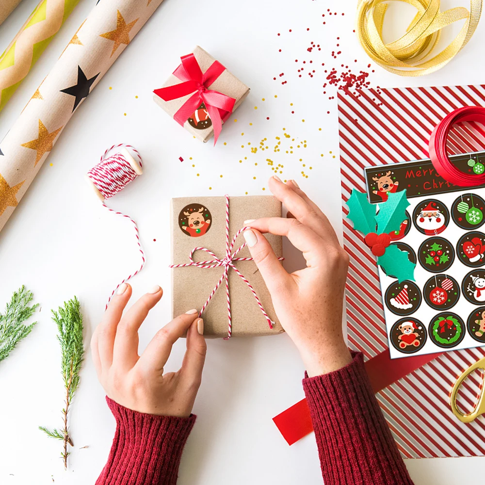 

10 Sheets Christmas Decoration Round Paper Sticker Gift Wrapping Labels Xmas Cookie Sealing Stickers for Party Favors Supplies