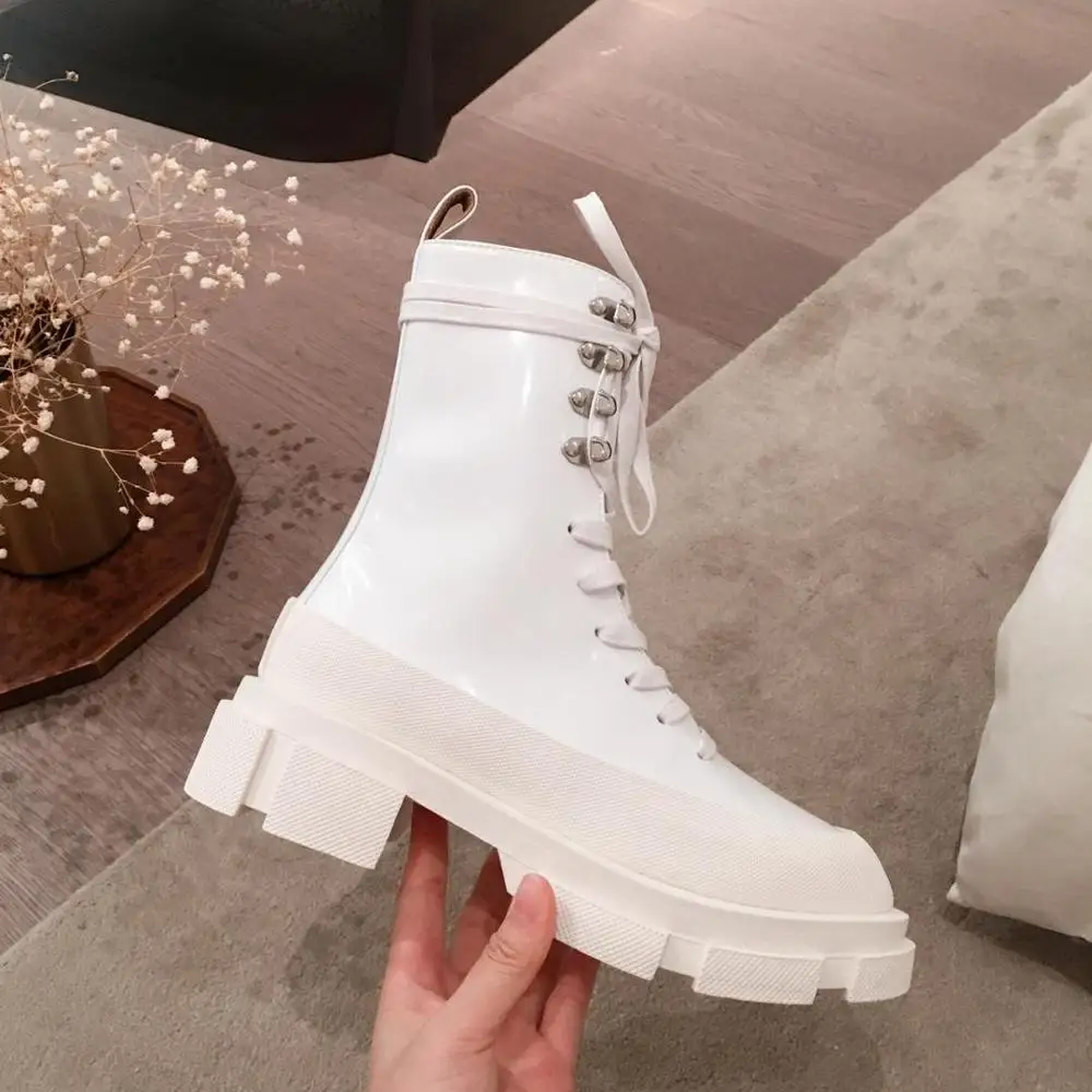 

Hot Genuine Leather Shoes Woman 2019 New Autumn Winter Boots Women Chic Designer Women Shoes Quality Round Toe Motorcycle Boots