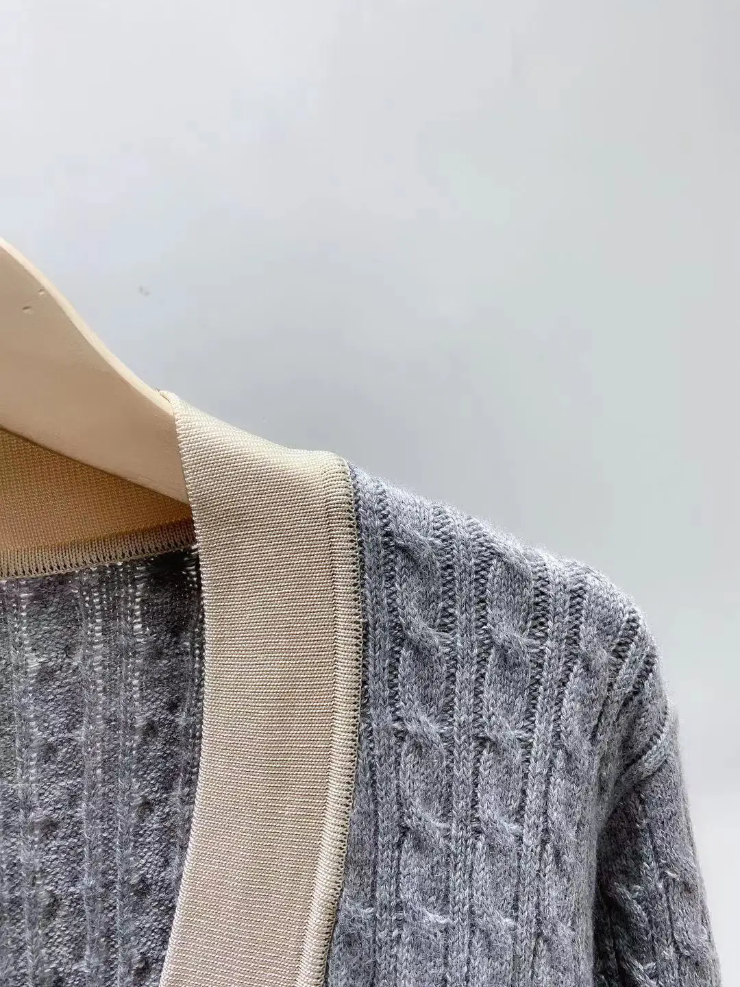 Women's Twist Sweater Color Patchwork Long Sleeve V-neck Single Breasted 2021 Early Autumn New Ladies Knit Cardigans |