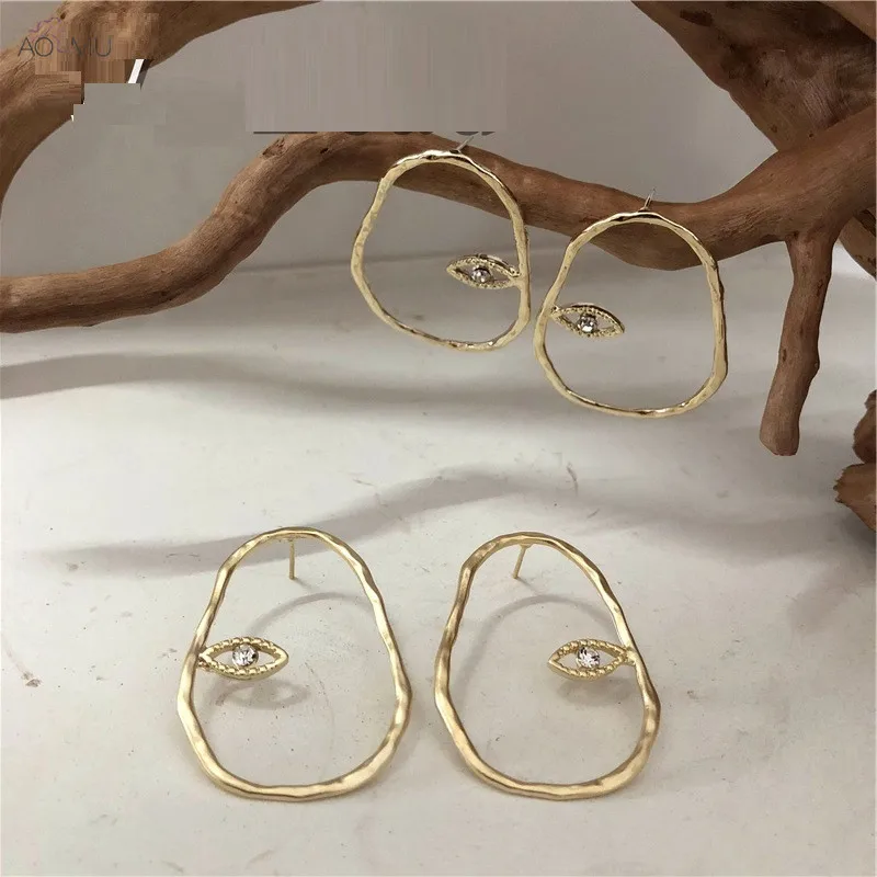 

AOMU Matte Head Eyes Rhinestones 925 Silver Needles Metal Gold Irregular Geometric Stud Earrings for Women Gifts Party Jewelry