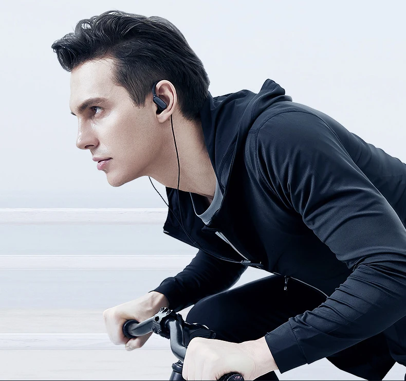 Оригинальные спортивные наушники Xiaomi bluetooth 4,1 мини-гарнитура водонепроницаемая - Цвет: black