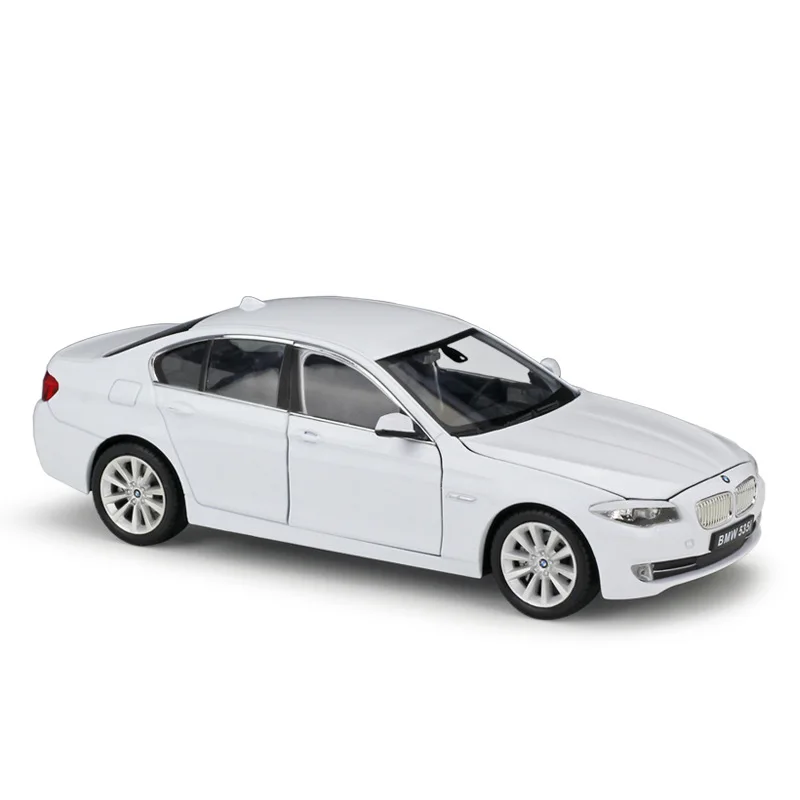 WELLY 1:24 Масштаб литья под давлением модель симулятора автомобиля BMW 335i/535i классический автомобиль металлический сплав игрушечный автомобиль для мальчика Детская Подарочная коллекция - Цвет: 535i White