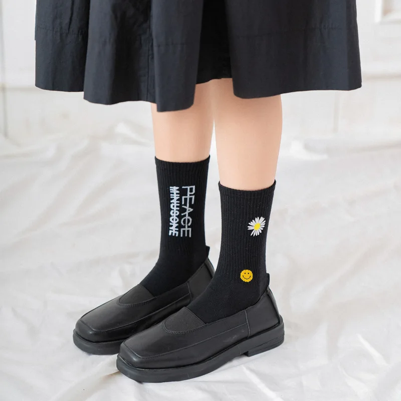 

Men Women Socks Funny Designer Stockings Black Daisy Cool Hip Hop Cotton Skateboard Christmas Gift One size36-44