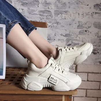 

2019 autumn new wild sports net red thick bottom explosion models breathable white shoes