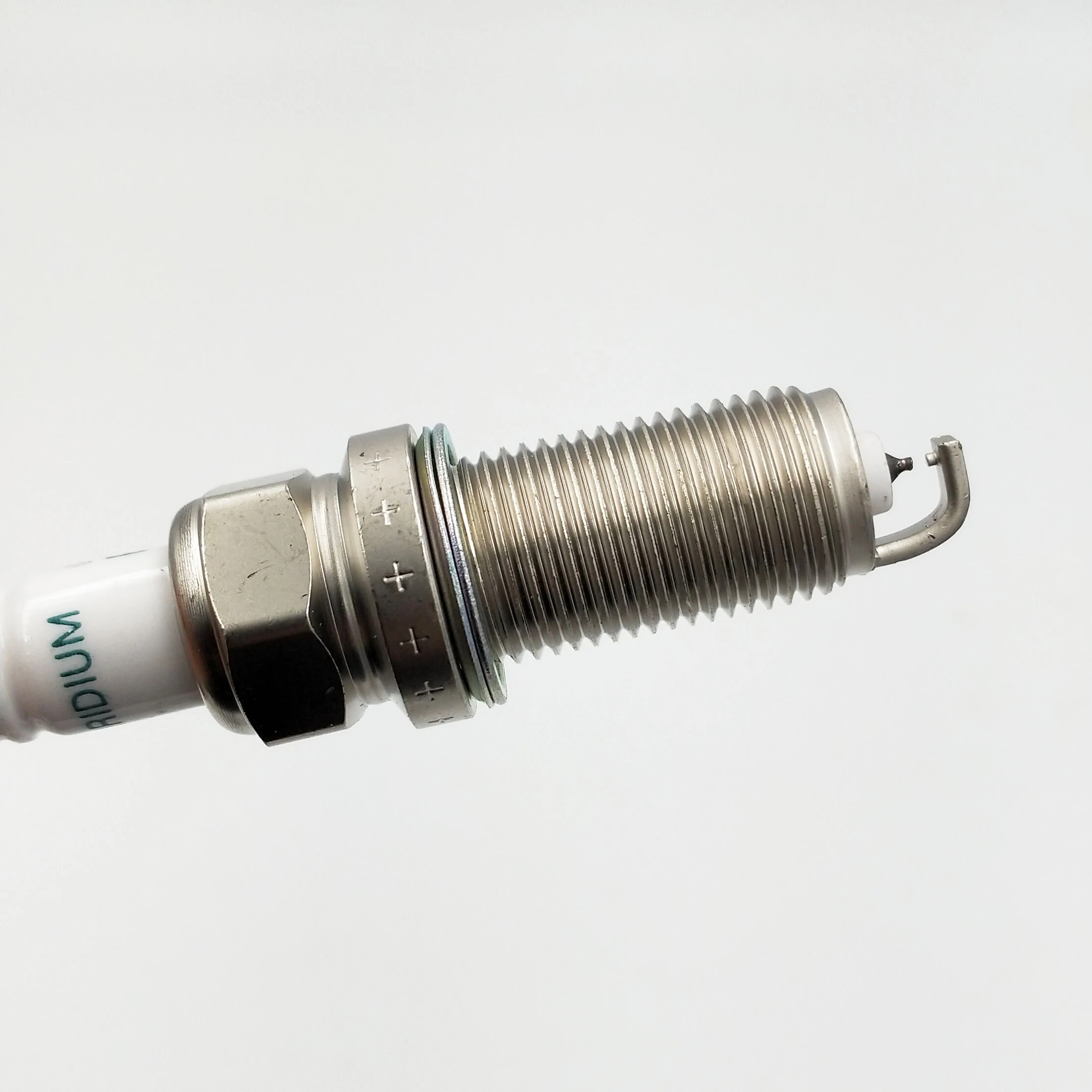 4 шт./лот 90919-01247 FK20HR11 Spark Вилки двойной Иридиевый для Toyota RAV4 Crown Reiz Prado Venza Lexus V6 3.5L 9091901247 3426