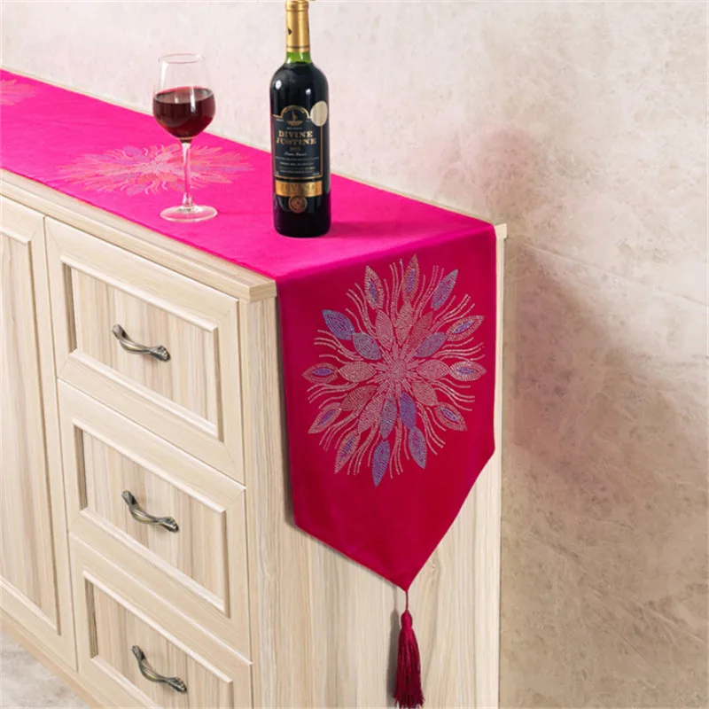 Rose Red 1 шт., европейский стиль, прецизионный бархатный настольный флаг, горячее сверление, цветок, украшение для дома, свадьбы, вечеринки, подстилки, настольные дорожки, современные - Цвет: Rose Red