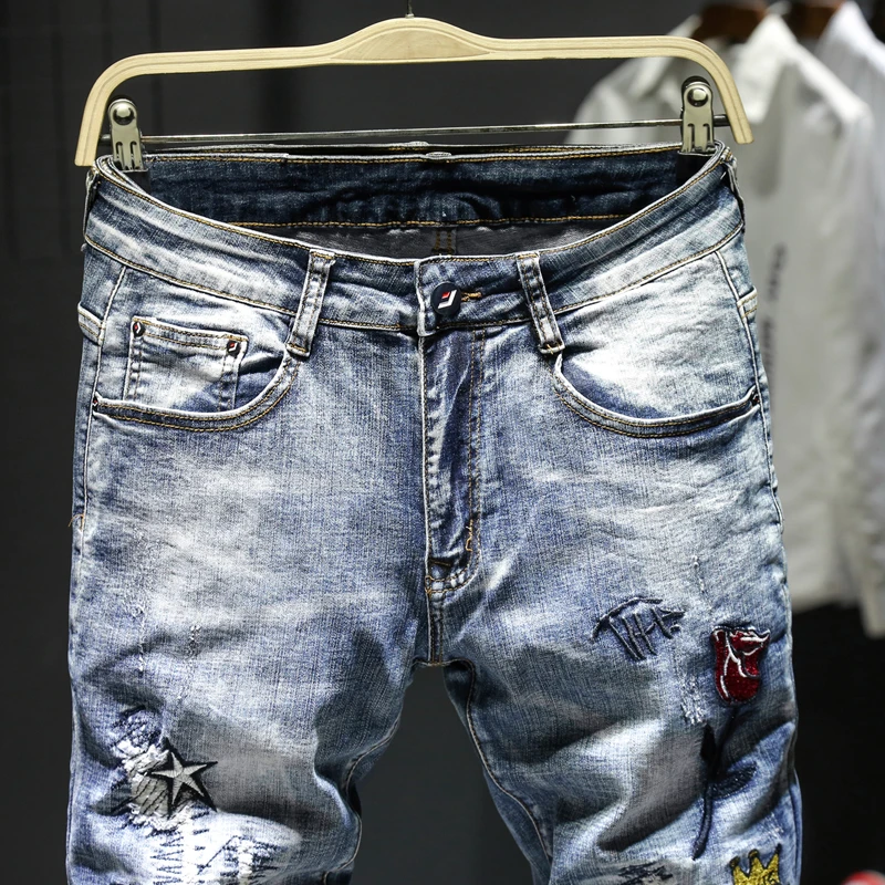 Для мужчин рваные джинсы в стиле «хип-хоп» с вышивкой Slim fit джоггеры джинсы модные Повседневное уличная мужская хлопковая отверстия мотоцикл джинсовые брюки