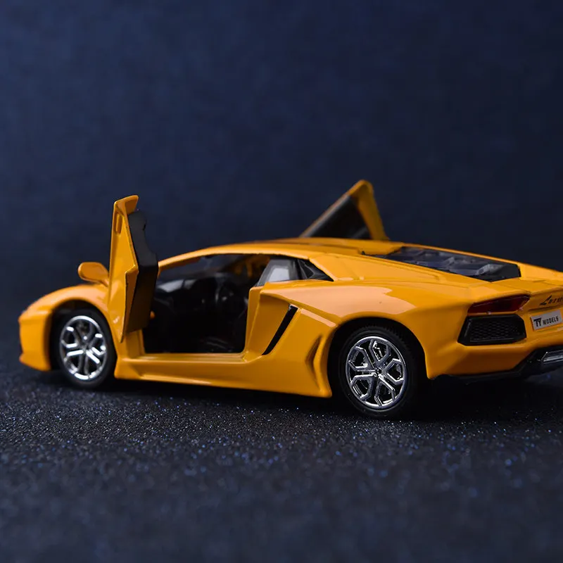 E-FOUR, роскошный автомобильный освежитель воздуха премиум класса, ароматизированный, смешанный с бутиком, парфюмеры, настоящий натуральный парфюм, мини-модель автомобиля
