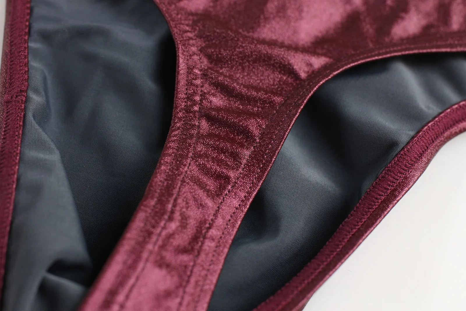 Herren Schwimmslip Bademode Sexy Kunstleder Tanga Bikini T-Back Badeanzug Hombre Schwimm-Badehose Strandkleidung – Detail 15