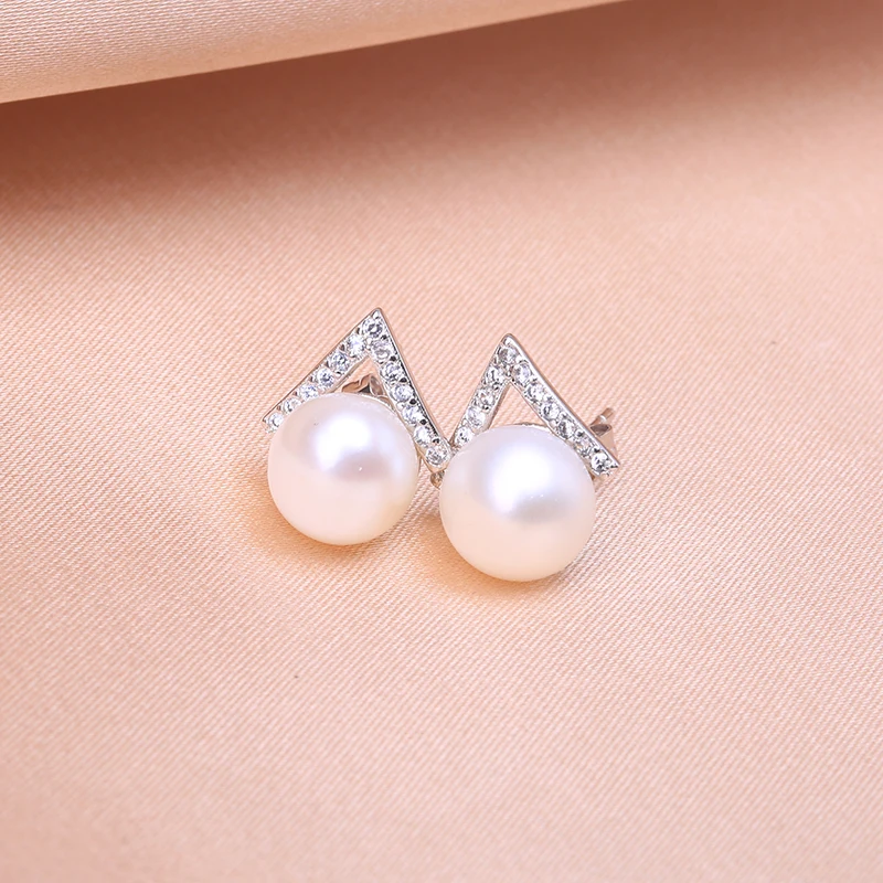 Серьги гвоздики с натуральным пресноводным жемчугом и цирконом|Серьги-гвоздики|