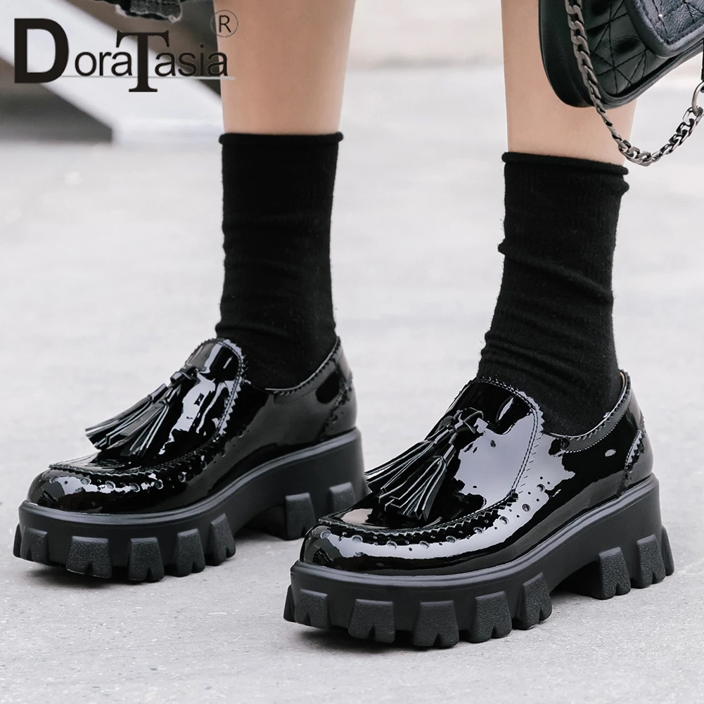 

DORATASIA Retro Girl Genuine Leather Flats Spring Autumn Flats Women Platform Chunky Heel Slip On Fringe Brogue Shoes Woman