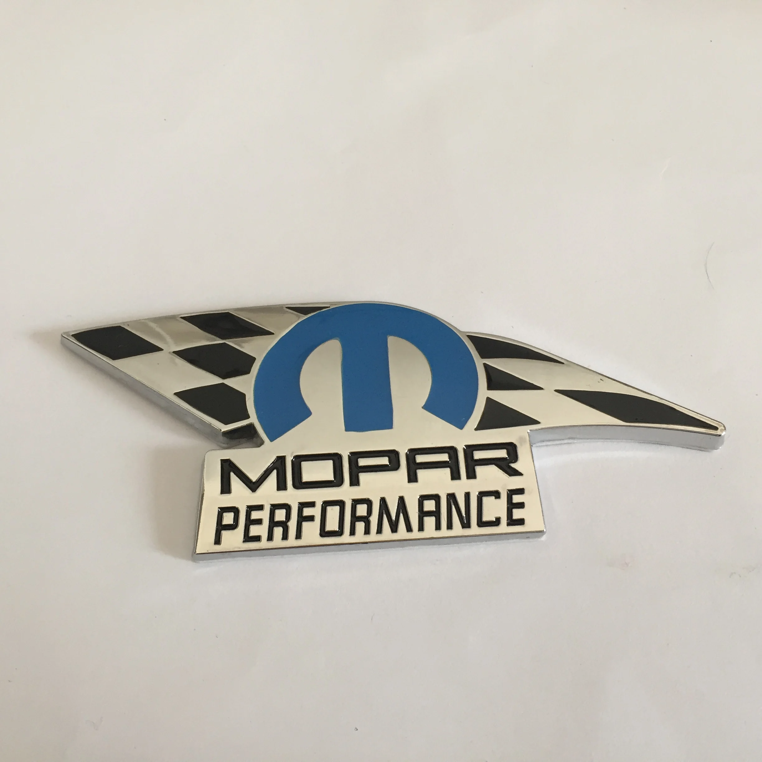 1 шт. металлические наклейки на багажник с логотипом Mopar для автомобиля 2011 2012 Chrysler