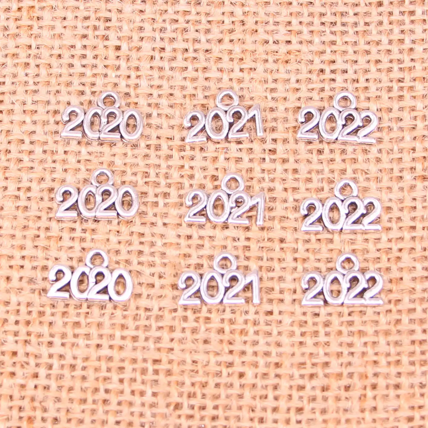 50 шт. номер 2020 2021 2022 год Подвески Подвеска для самостоятельного изготовления