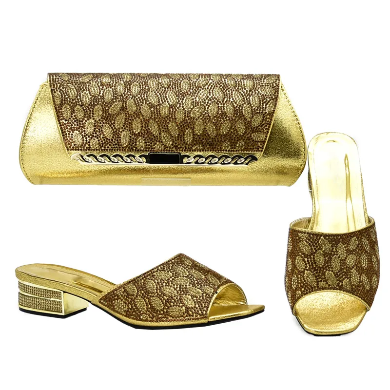 Новейшая Итальянская обувь с сумки в комплекте, Размер 38–43 для свадьбы в комплекте; красные итальянские комплект из обуви и сумки, украшенные Стразы в комплекте комплект из обуви и сумки - Цвет: Золотой