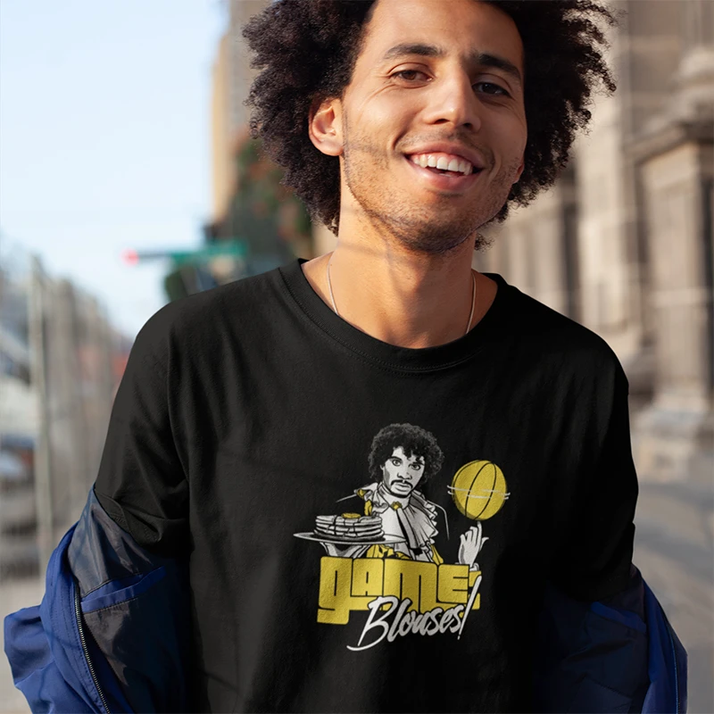 tee-mockup-of-a-happy-man-with-an-afro-out-on-the-street-18071_2000x