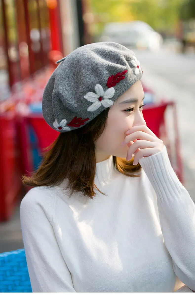 Beret Hand-Made Embroidered Flower Berets Women Autumn Winter Japanese-style Sweet Painter Cap Wool nan gua mao Korean-style