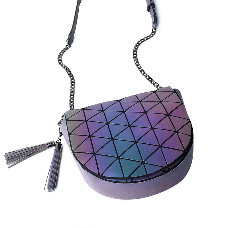 

2024 New Women's Handbags Night Luminous Geometric Saddle Bag Diamond Grid Pattern Shoulder Bag Color Changing Crossbody Bags