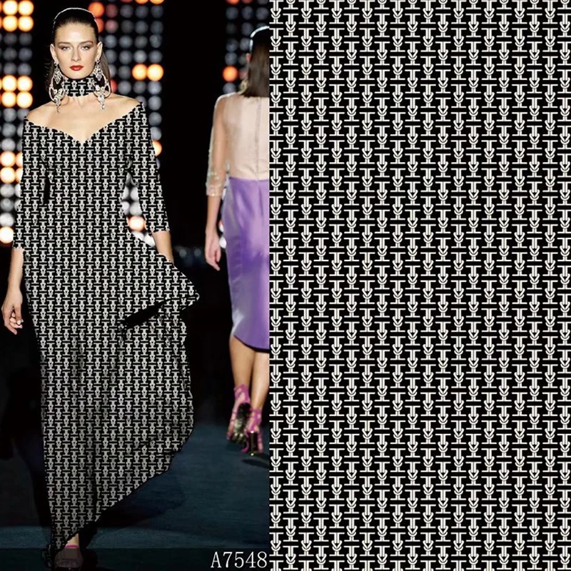 

Саржевая ткань из полиэстера с принтом французского бренда, модная женская рубашка, одежда, тянущаяся атласная Черная Ткань для шитья платьев