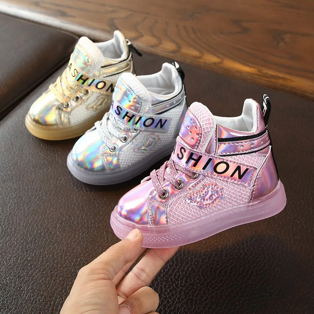 Детские ботинки для маленьких девочек; спортивные кроссовки со светящимися вставками; короткие ботинки; ботиночки; обувь для девочек