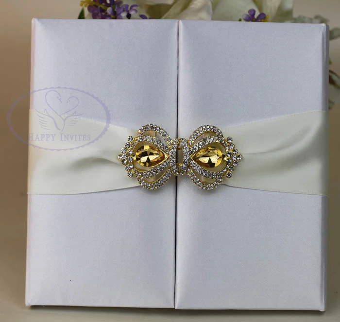 HI2003-37 Custom White Silk Folio Wedding Invitation with  Ivory Ribbon and Gold Crown Brooch More Colors Available Factory Price