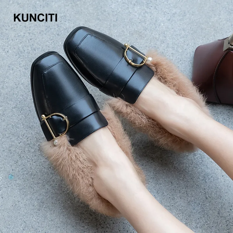 KUNCITI/женские зимние туфли-лодочки женская повседневная обувь из коровьей кожи с кроличьим мехом обувь на среднем квадратном каблуке с металлическим украшением размеры 34-41, Новинка