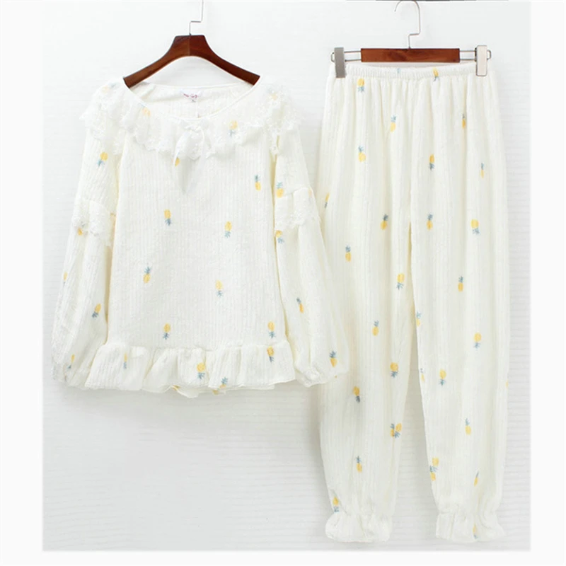 

Autumn and winter ladies pajamas cute doll collar printed coral fleece long-sleeved thick warm home service suit JJF0167