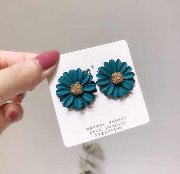 Cute Small Daisy Flowers Stud Earrings For Women Korean Sweet crystal Flower Earring Girls Fashion Elegant Jewelry