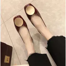 Новинка года; Туфли на мягкой подошве в стиле ретро с металлическими круглыми пряжками и квадратным носком