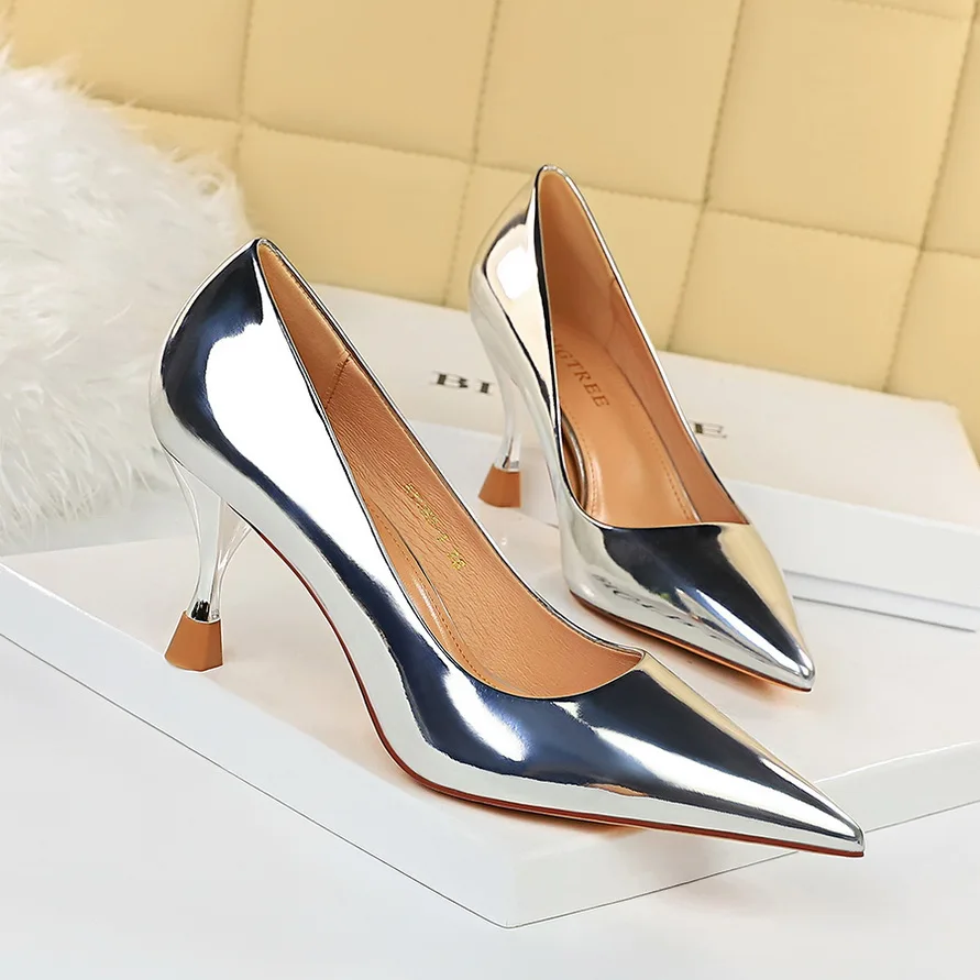 2022 Vrouwen 7.5Cm Hoge Hakken Pumps Lady Sexy Bruid Gouden Lage Hakken  Prom Fetish Lederen Glanzende Scarpins Plus maat 43 Schoenen|Damespumps| -  AliExpress