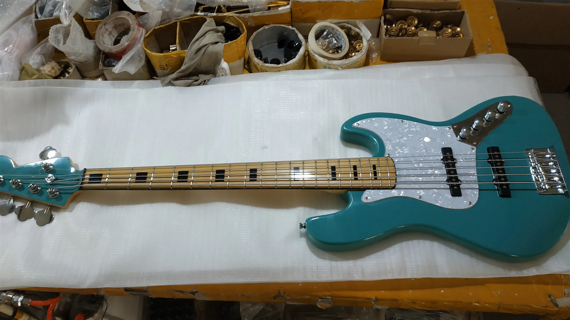 

Five string active with blcok inlay electric jbass