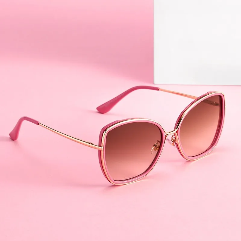 

new personality trend ladies sunglasses fashion anti-ultraviolet sunglasses big frame street shooting outdoor driving glasses