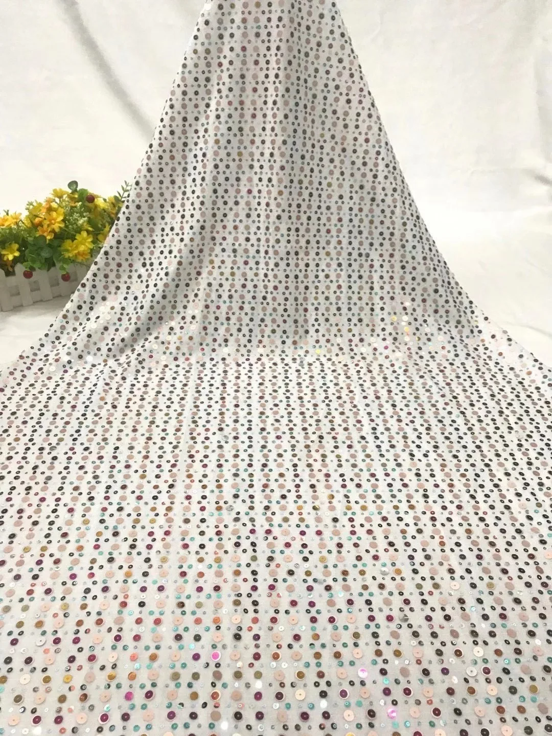 

2021 Sequin Design French Mesh Lace Fabric High Quality African Mesh Lace Fabric, Suitable For Sewing Soft Wedding Dresses D4203