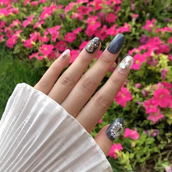 

24pcs Highclass Grey Paillette Decorative Fake Nails Round Head Mid-Length Wearable Full Cover Finished Fingernails TY