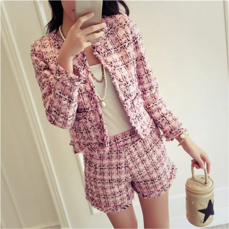 

2019 Autumn Winter Tweed 2 Piece Set Women Slim Plaid Short Set Fashion Fringed Trim Jacket Coat + Tassels Short Suit