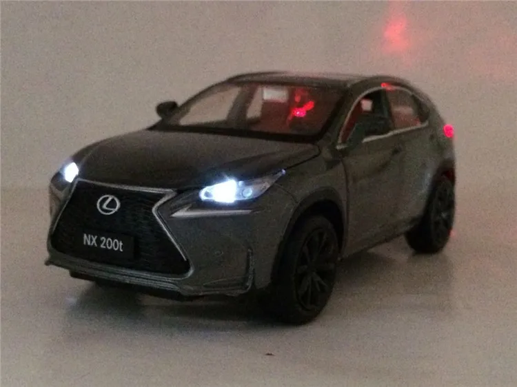 В коробке Lexus NX200t 1:32 автомобиль Lexus модель внедорожника модель автомобиля из сплава